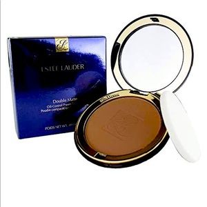 ESTÉE LAUDER oil control powder in medium/deep